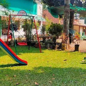 Homestay Kuttickattil Gardens Kottayam